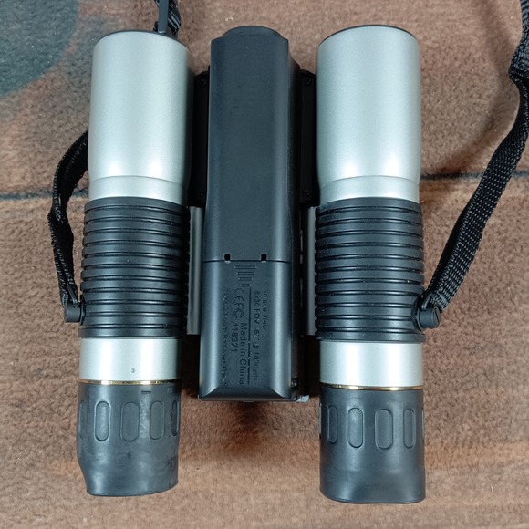 Bushnell ImageView Digital Camera Binoculars 8x32 203032 Silver Black - Picture 5 of 6